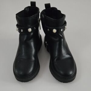 Girls Black Ankle Boots with Pearl Accents Sz 2